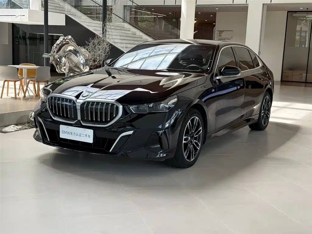 BMW 5 Series 2025