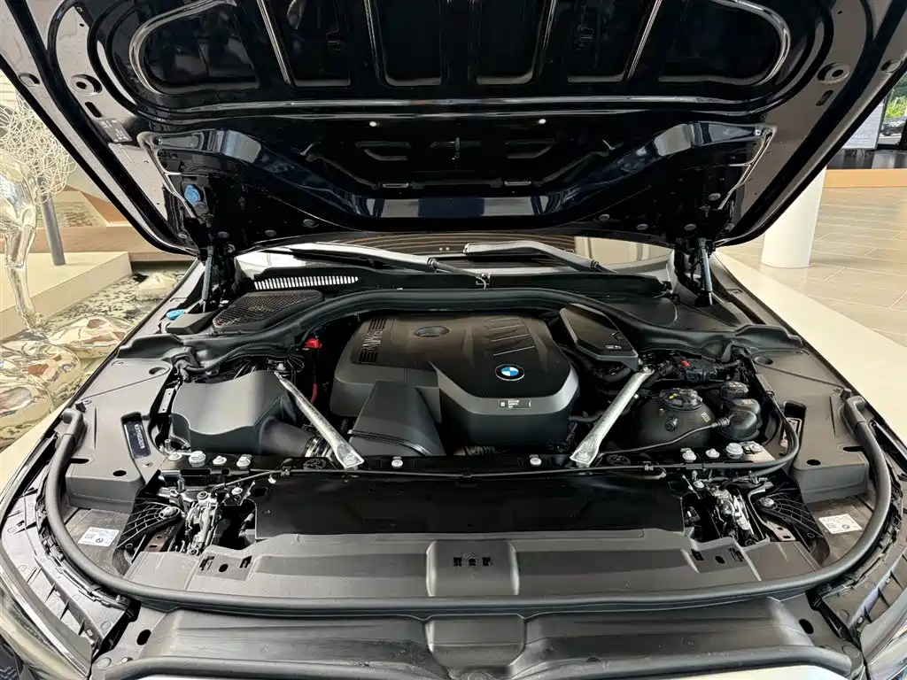 BMW 5 Series 2025
