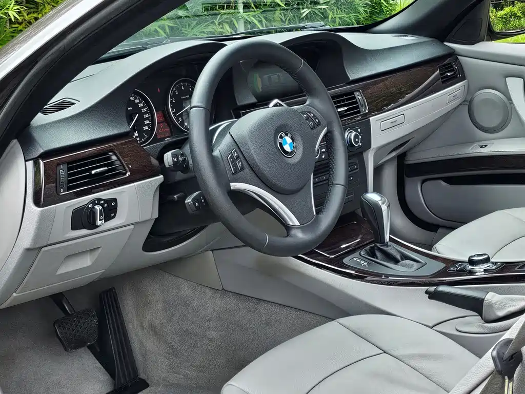 BMW 3 Series 2011