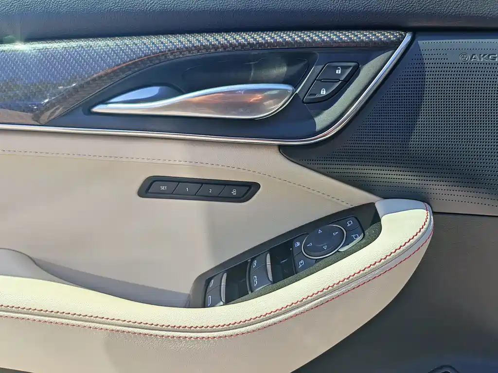 Cadillac CT5 2025 — фото 24