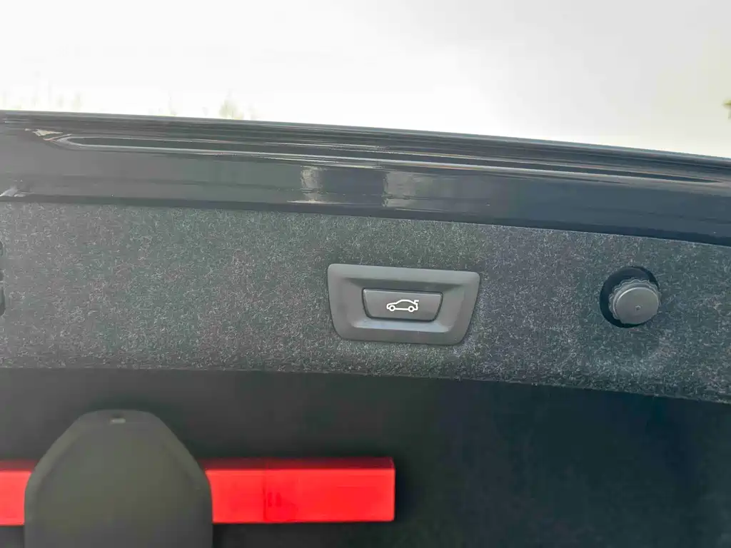 BMW 5 Series 2019 — фото 18