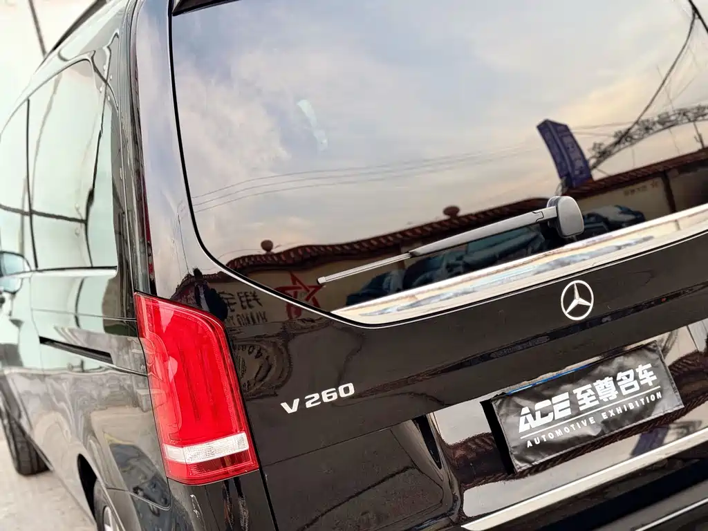 Mercedes-Benz V-Class 2020 — фото 9