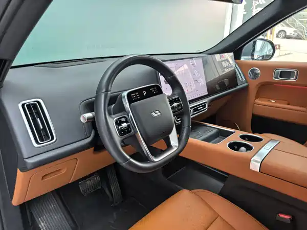 Li Auto L8 2025