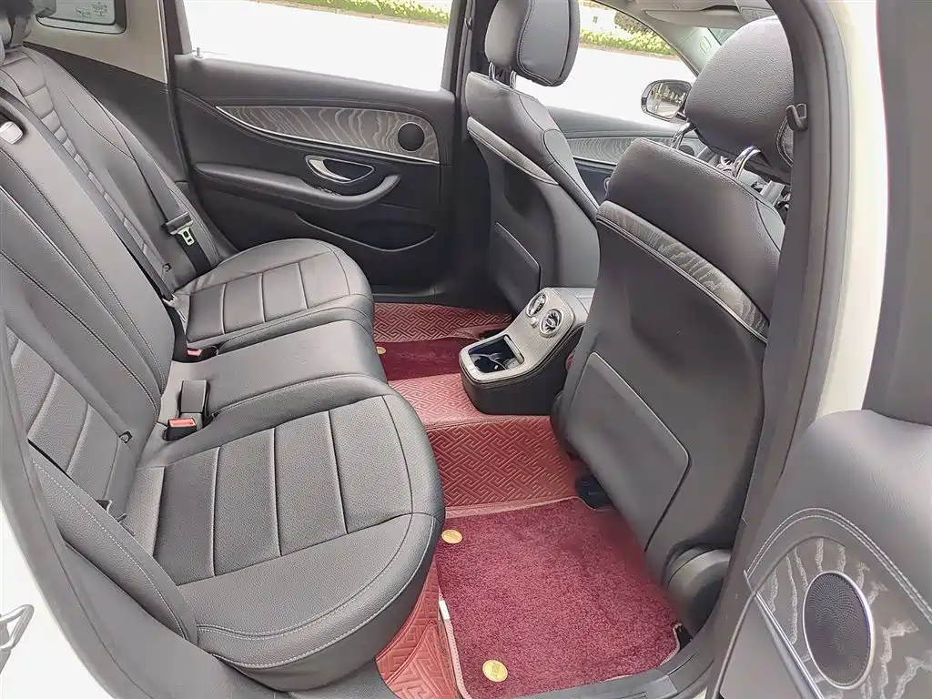 Mercedes-Benz E-Class 2023 — фото 11