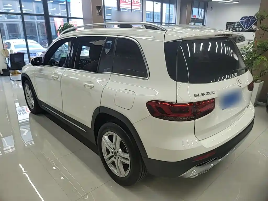 Mercedes-Benz GLB 2023