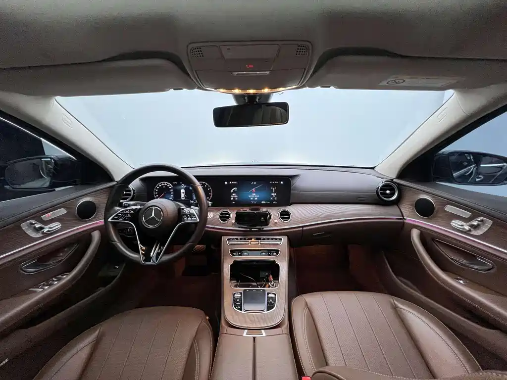 Mercedes-Benz E-Class 2021 — фото 12
