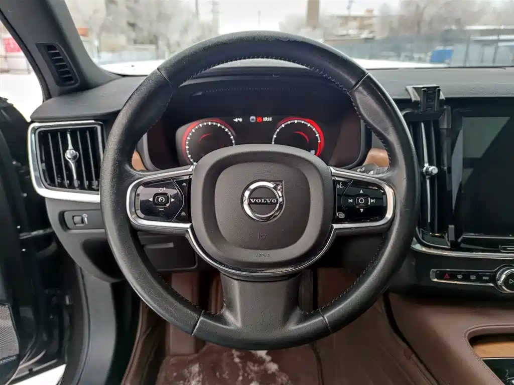 Volvo S90 2021 — фото 12
