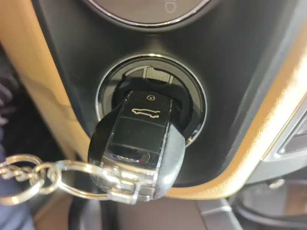 Porsche Macan 2015 — фото 12