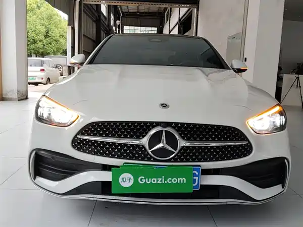 Mercedes-Benz C-Class 2024
