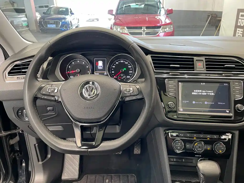 Volkswagen Tiguan L 2018 — фото 14