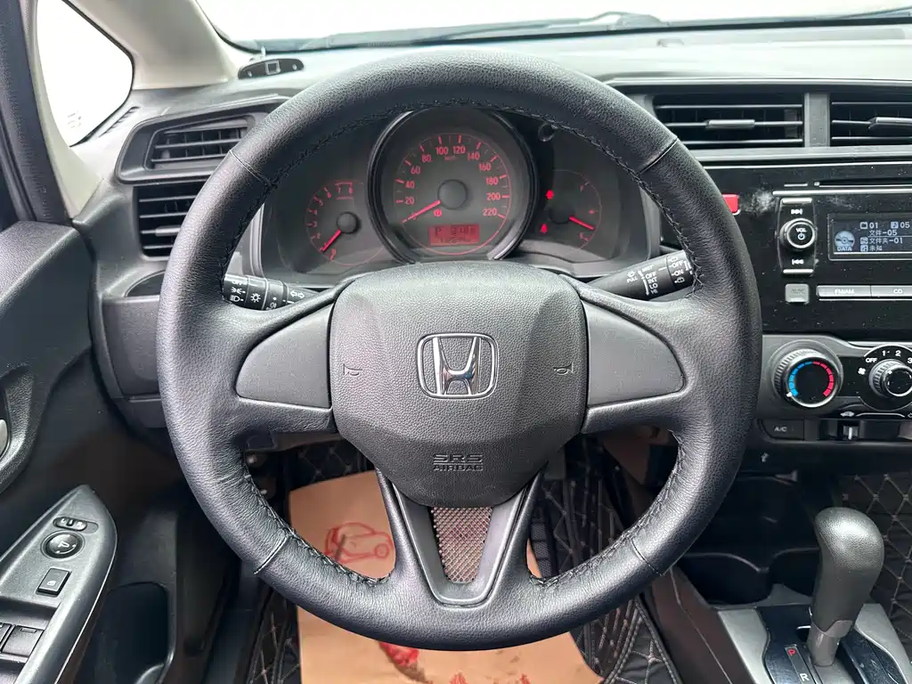 Honda Fit 2017 — фото 6