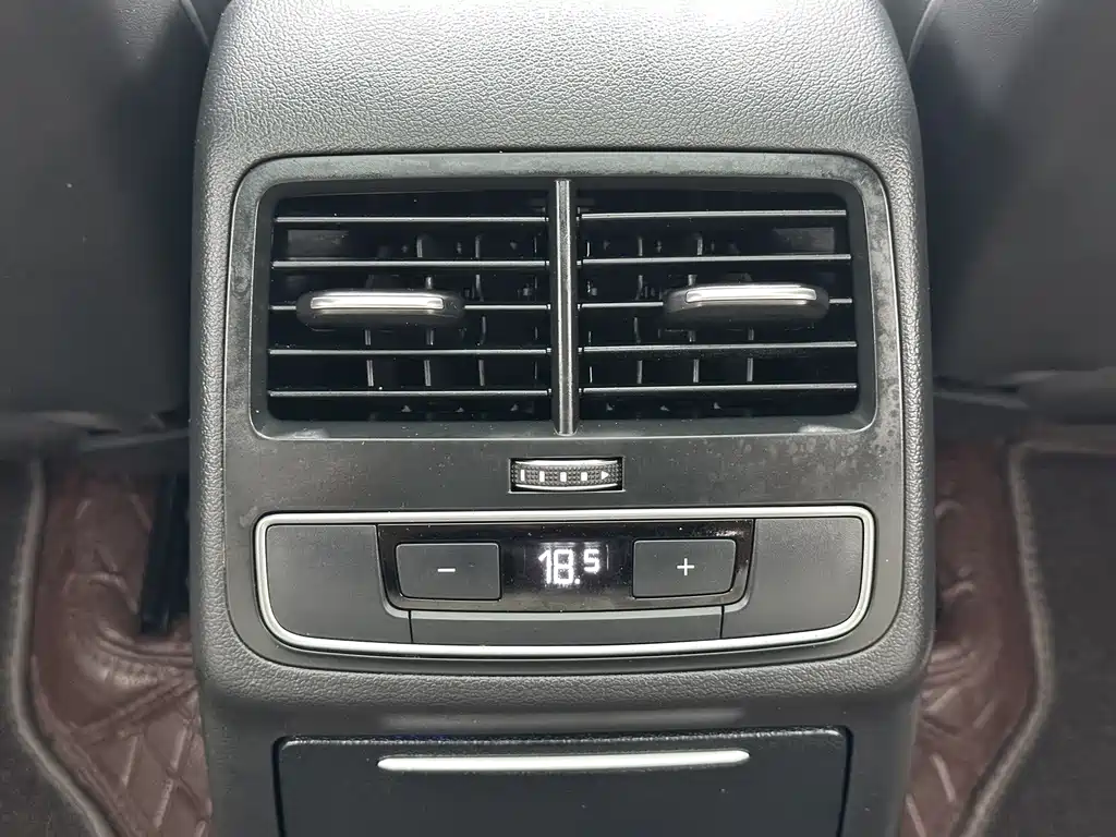Audi A4L 2022 — фото 22