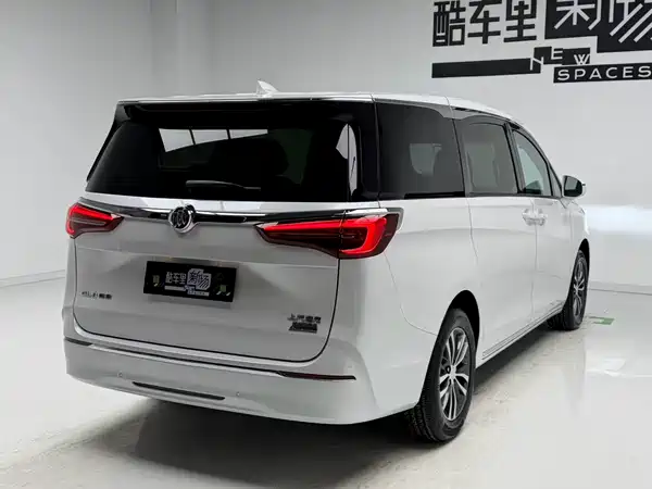 Buick GL8 2023