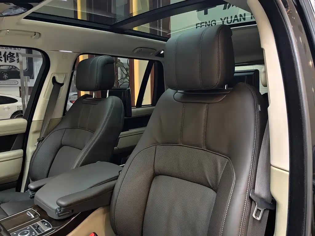 Land Rover Range Rover 2021 — фото 17