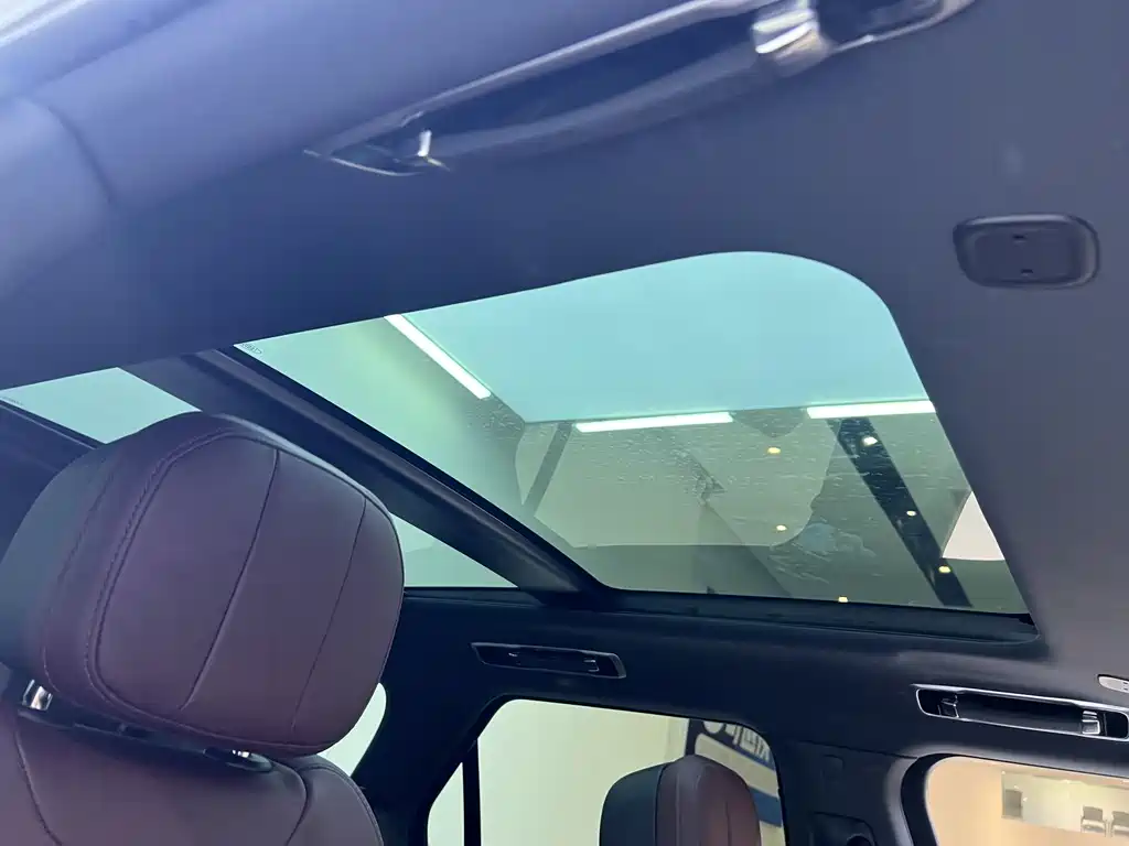 Land Rover Sport 2025 — фото 11