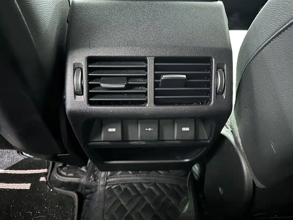 Land Rover Discovery Sport 2020 — фото 13