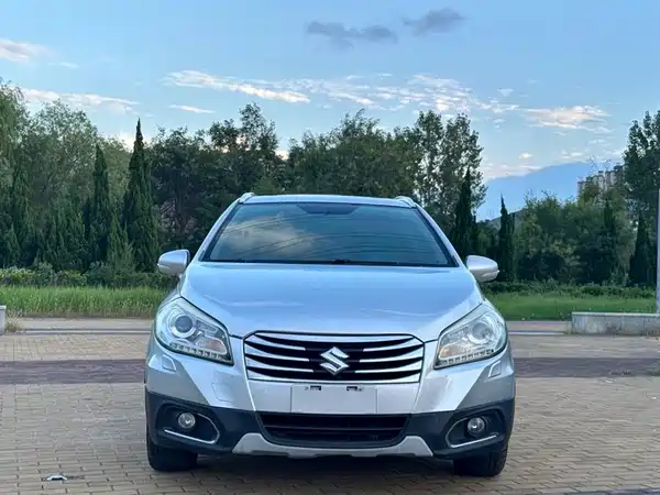 Suzuki S-Cross 2014
