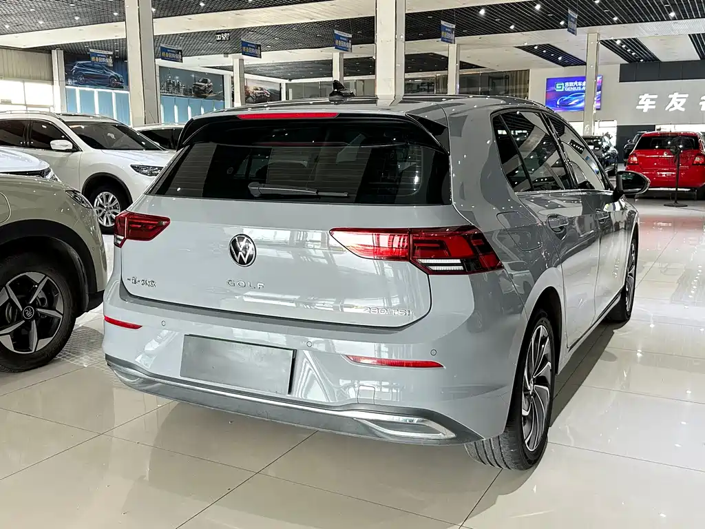 Volkswagen Golf 2024