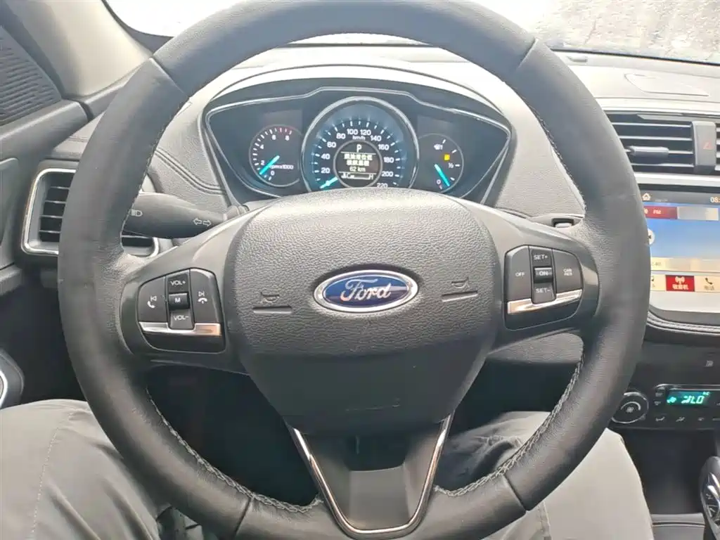 Ford Escort 2021 — фото 11