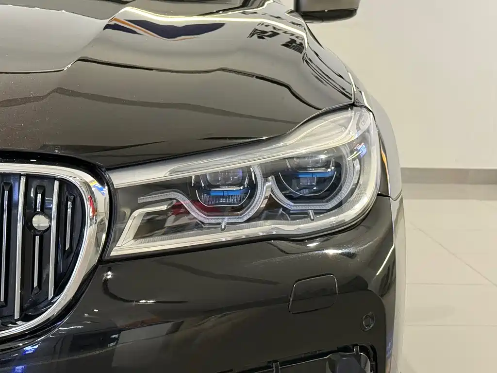 BMW 7 Series 2017 — фото 4