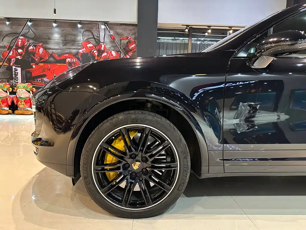 Porsche Cayenne 2015 — фото 20