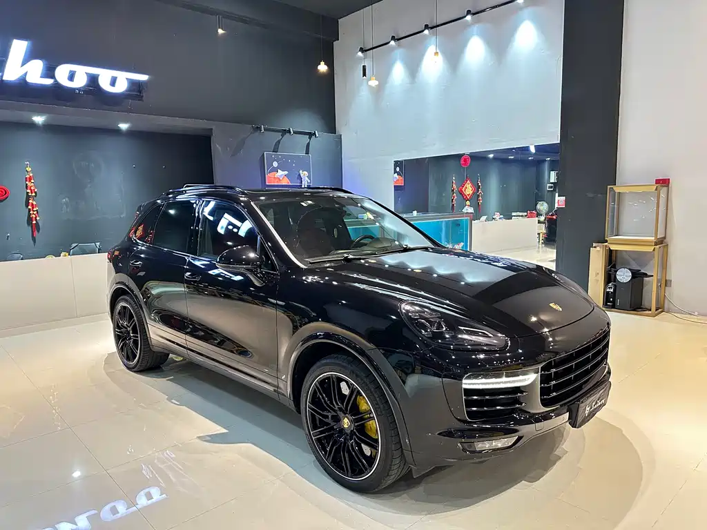 Porsche Cayenne 2015 — фото 3