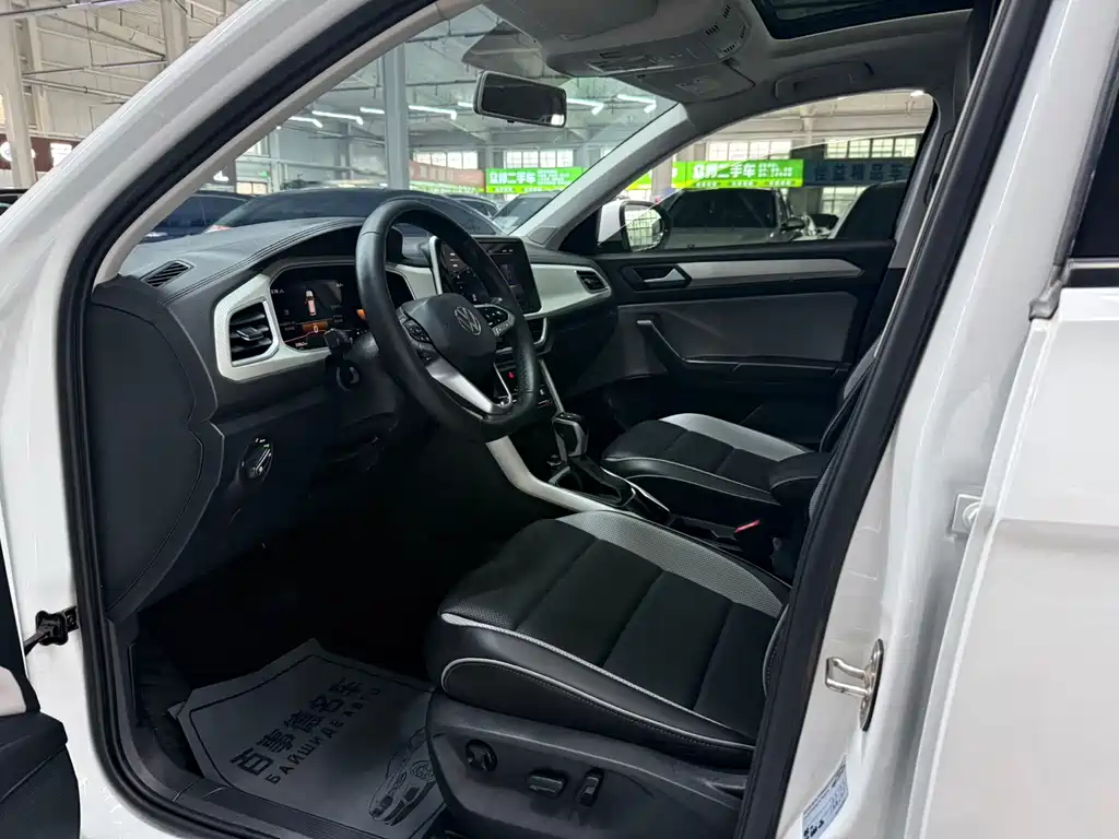 Volkswagen T-Roc 2023