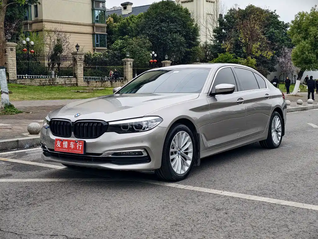 BMW 5 Series 2019 — фото 1