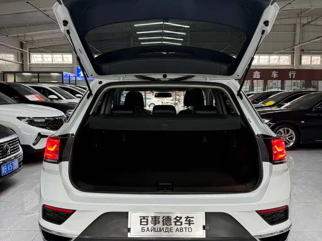 Volkswagen T-Roc 2023 — фото 20