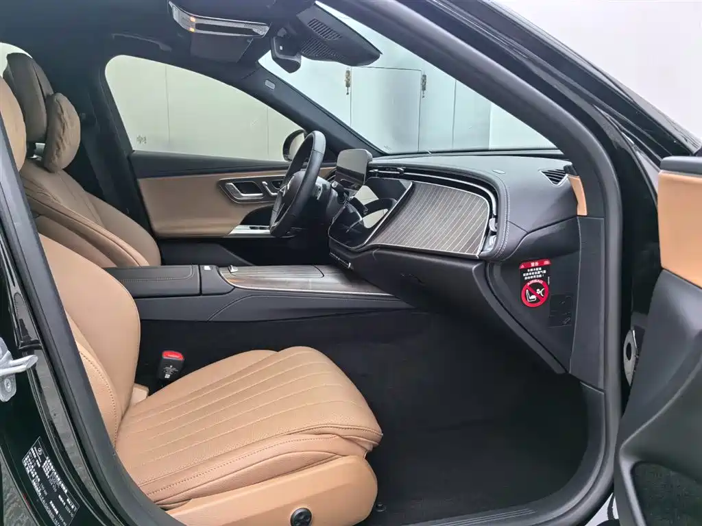 Mercedes-Benz E-Class 2025 — фото 14