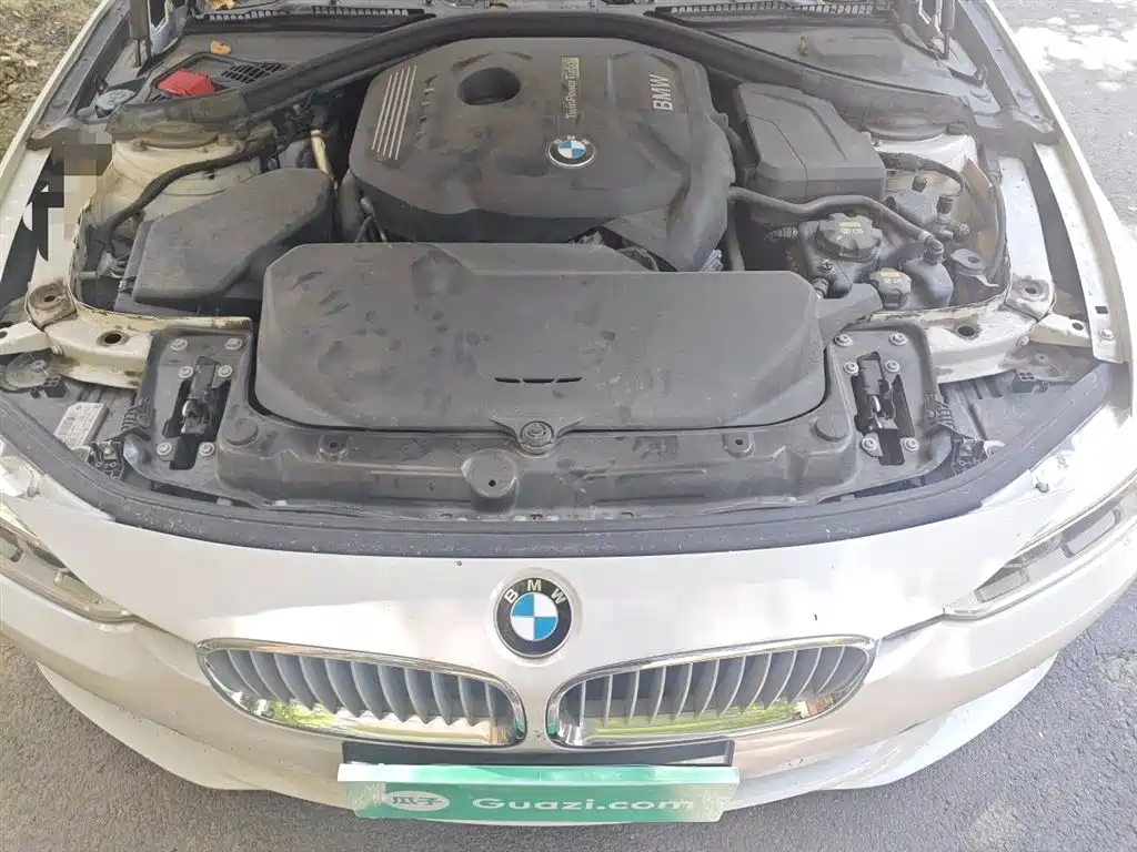 BMW 3 Series 2018 — фото 11