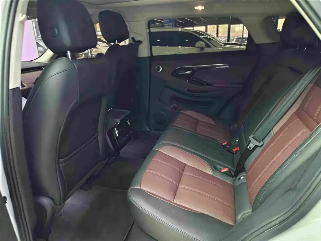 Land Rover Evoque 2022 — фото 11