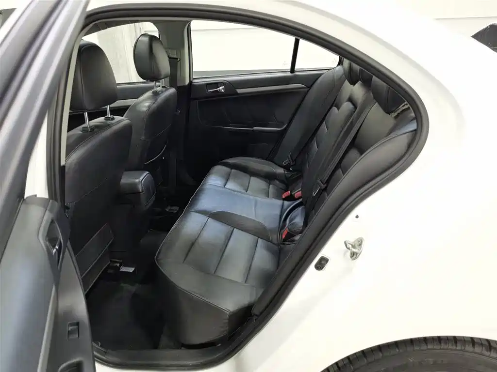 Mitsubishi Lancer EX 2015 — фото 15