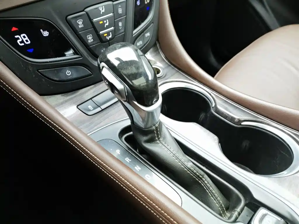Buick Envision Plus 2016 — фото 13