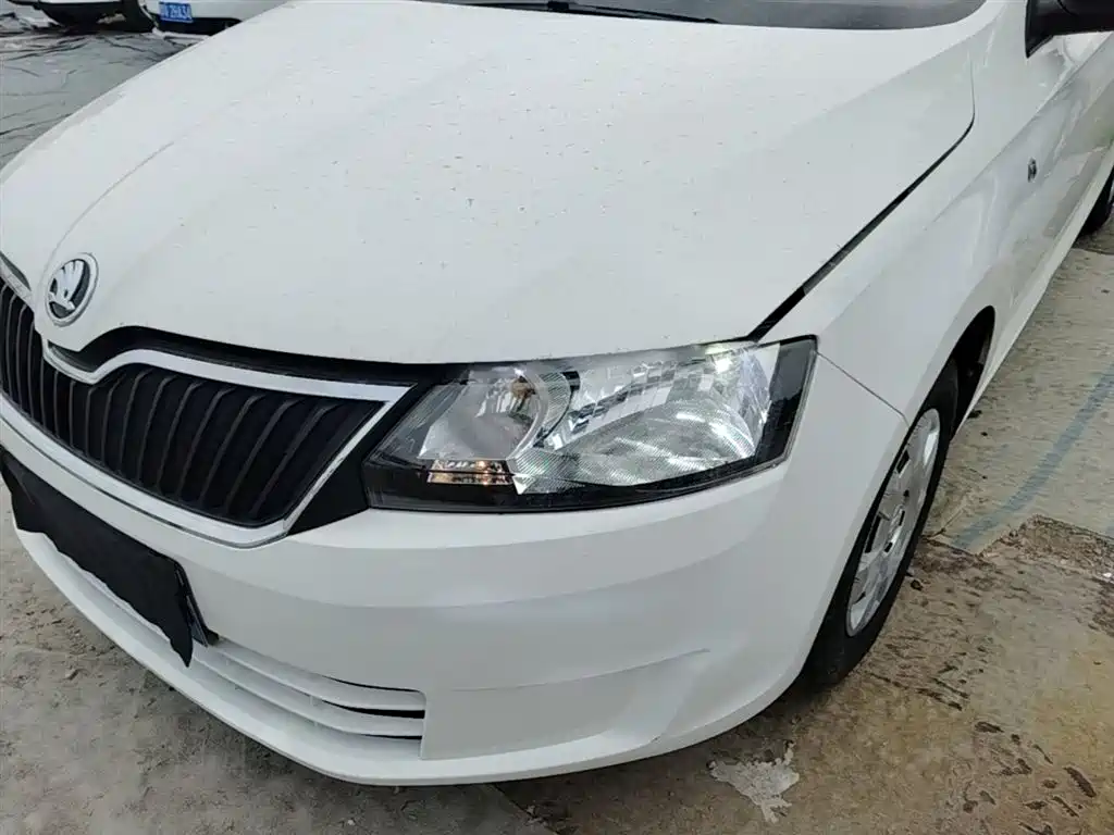 Skoda Rapid 2016 — фото 24