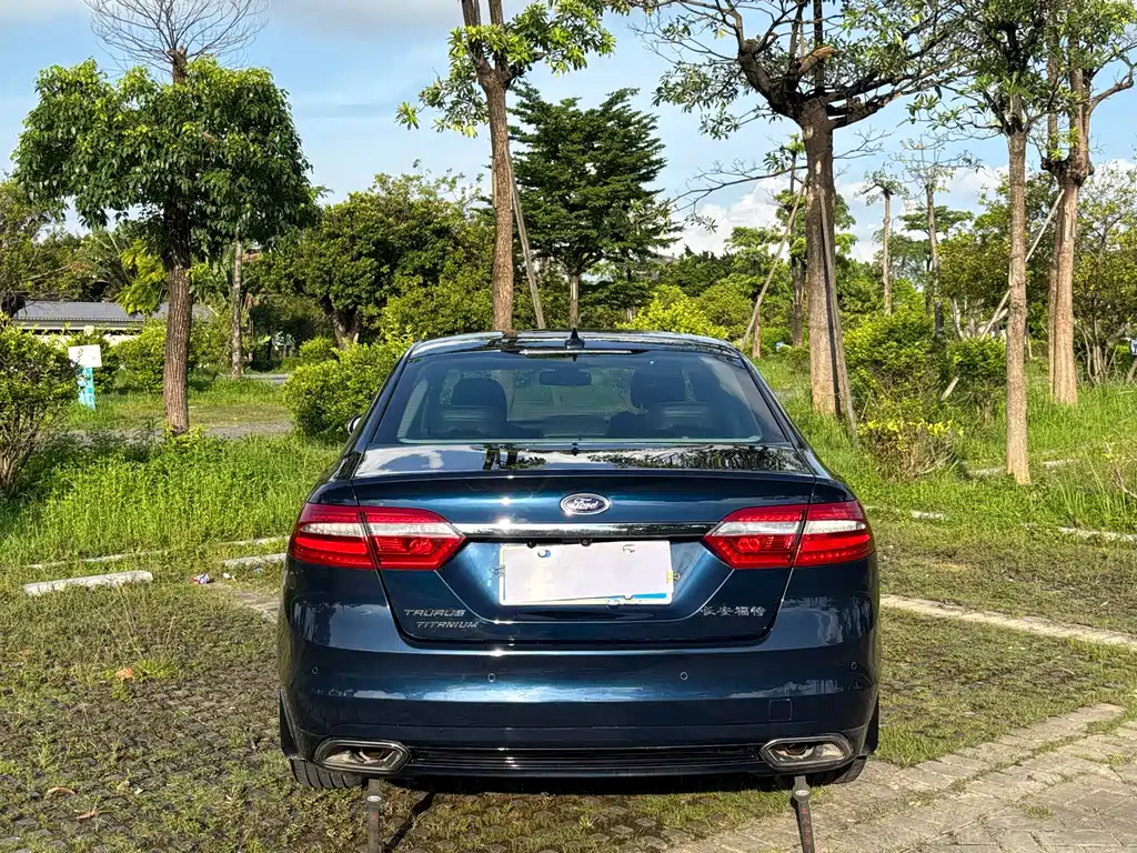 Ford Taurus 2019 — фото 14