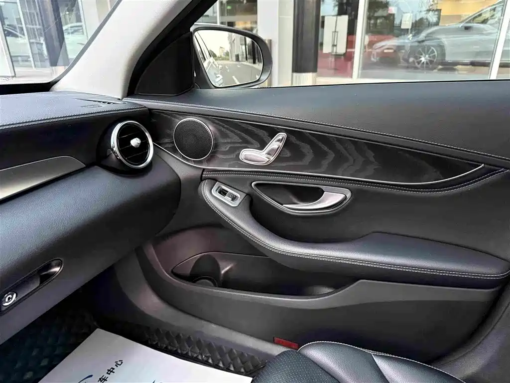 Mercedes-Benz C-Class 2018 — фото 13