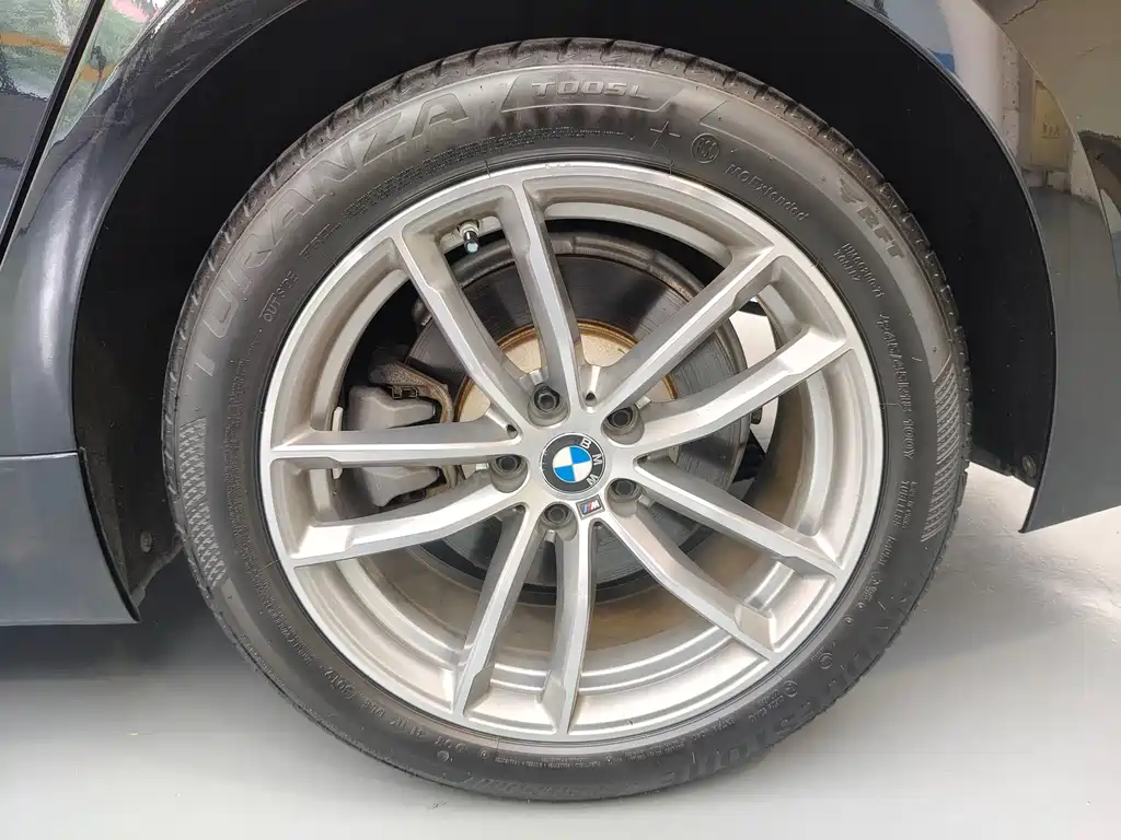BMW 5 Series 2020 — фото 15