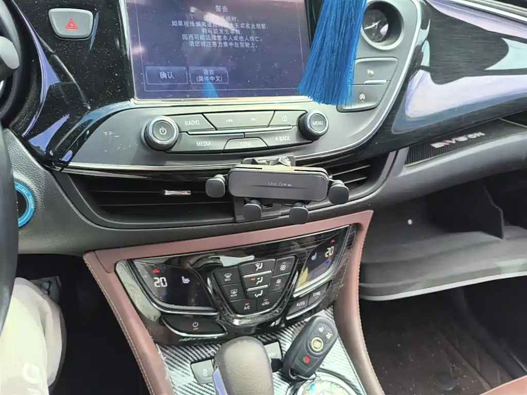 Buick Envision Plus 2018 — фото 13