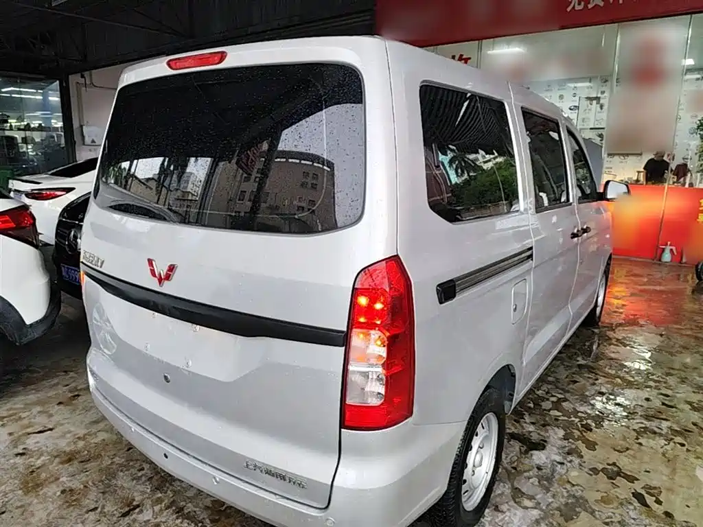 Wuling Hongguang V 2022 — фото 7