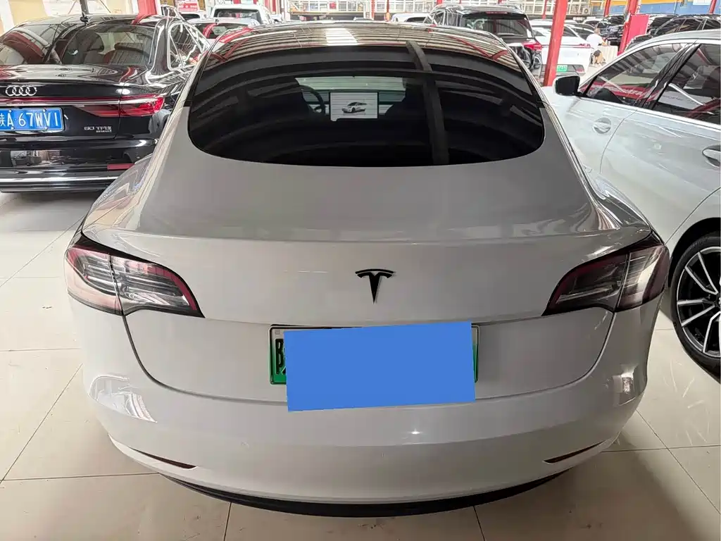 Tesla Model 3 2023 — фото 11