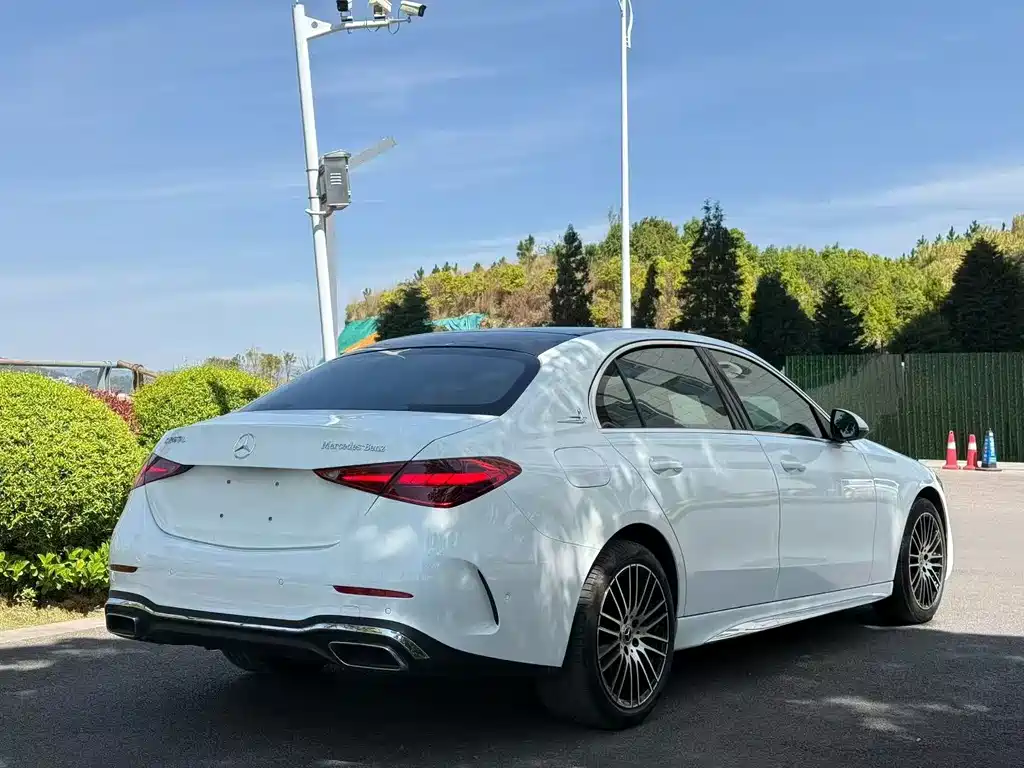 Mercedes-Benz C-Class 2023 — фото 3