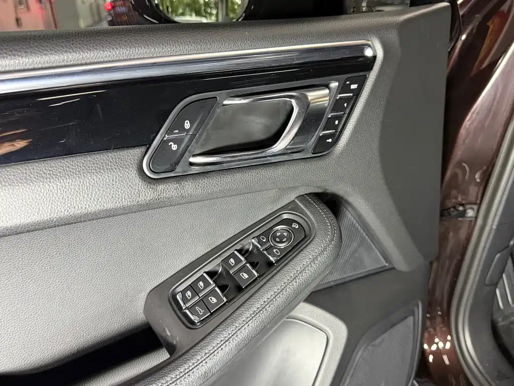 Porsche Macan 2015 — фото 10
