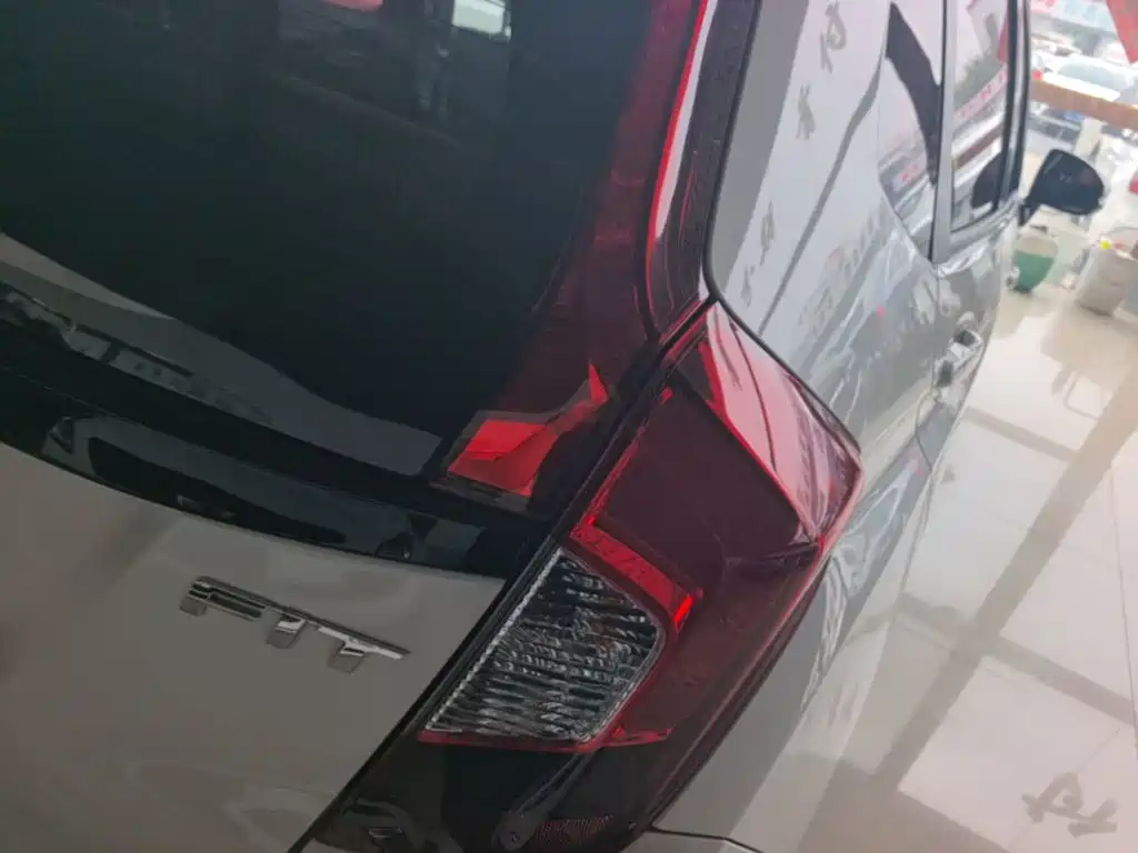 Honda Fit 2018 — фото 8