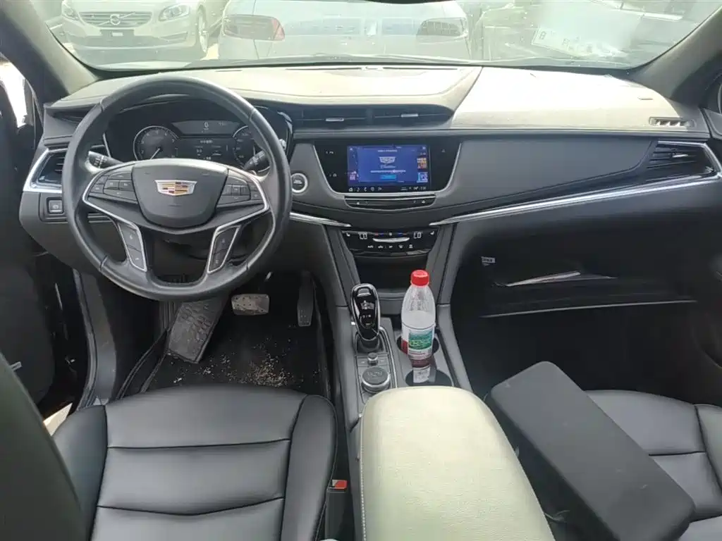 Cadillac XT5 2023 — фото 10