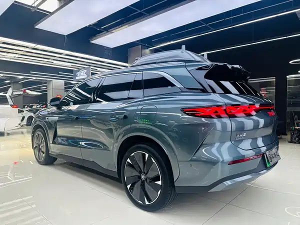 BYD Tang L 2025