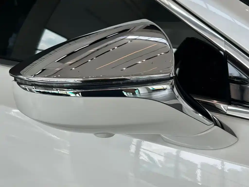 Lexus ES 2019 — фото 19