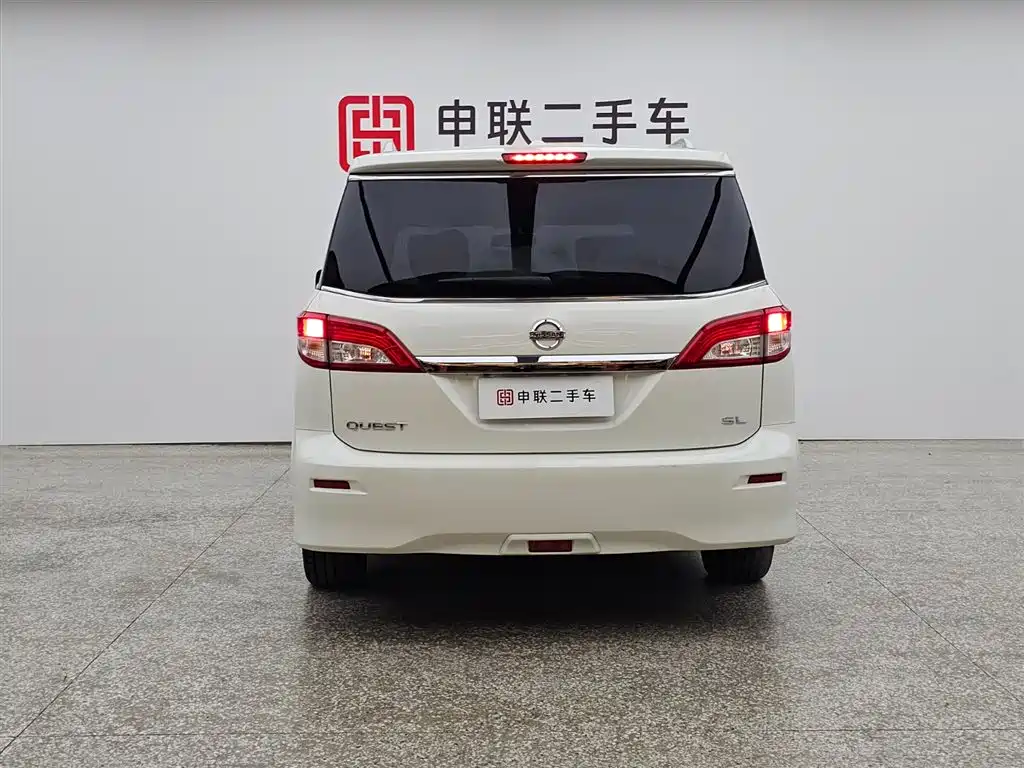 Nissan Quest 2016 — фото 2