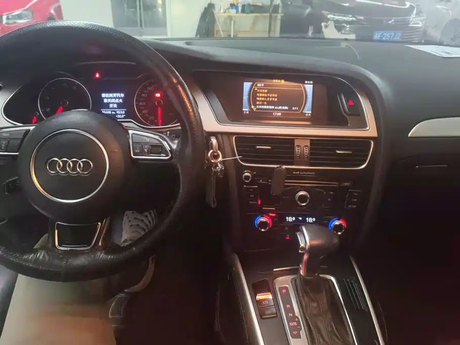 Audi A4L 2015 — фото 12