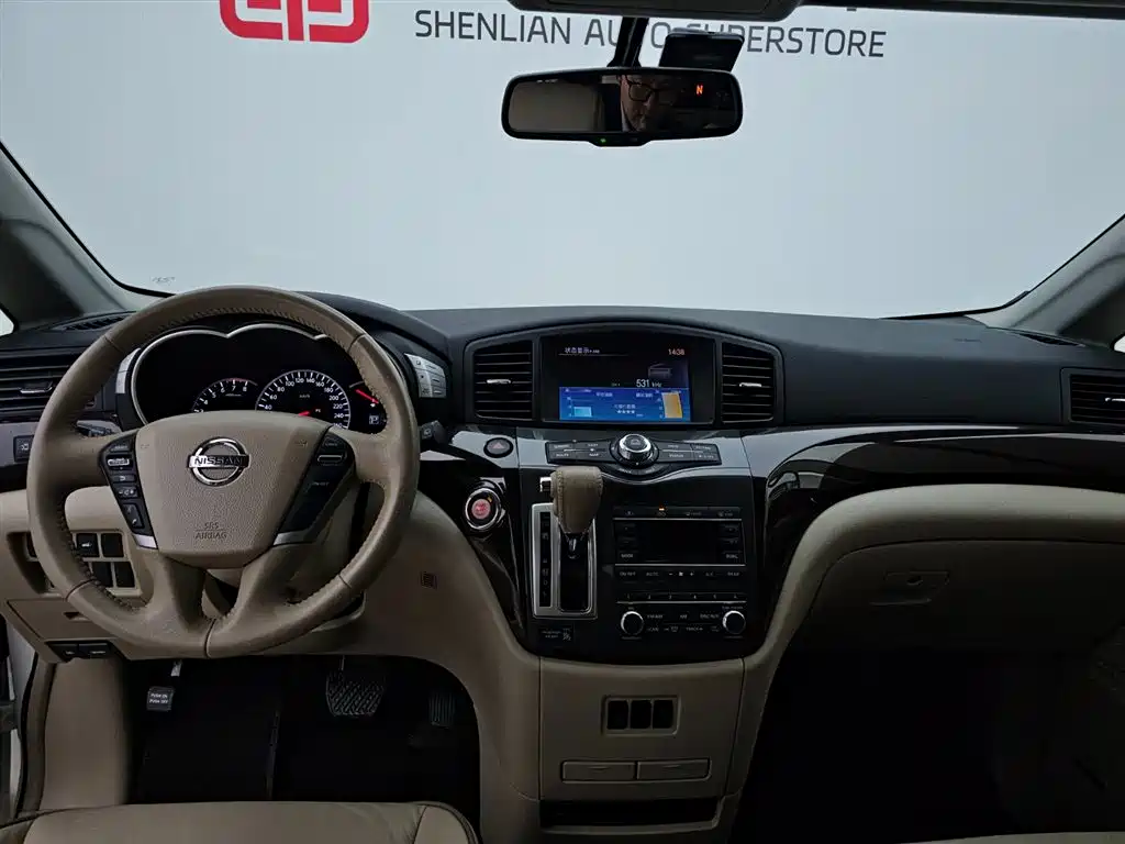 Nissan Quest 2016 — фото 12
